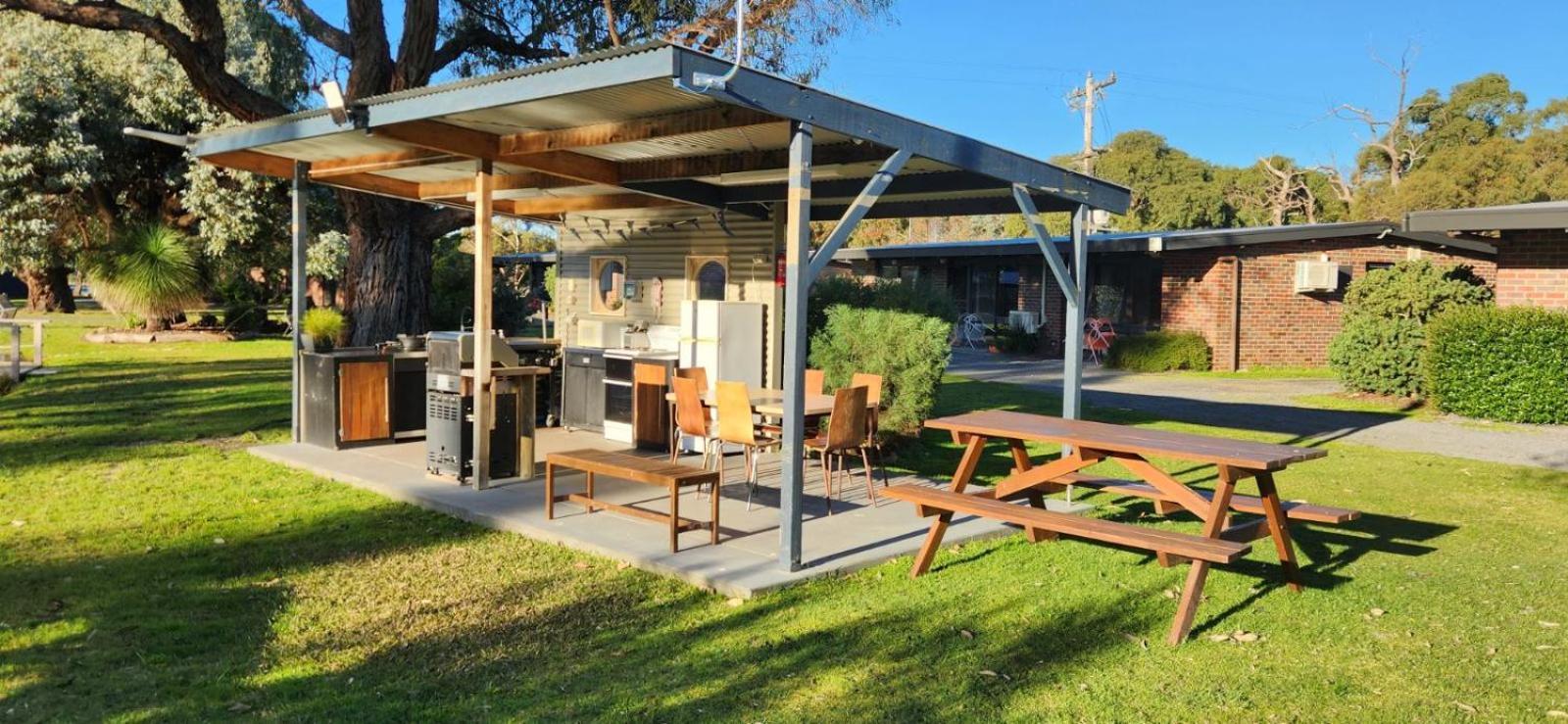 Halls Haven Holiday Units Halls Gap Exterior photo