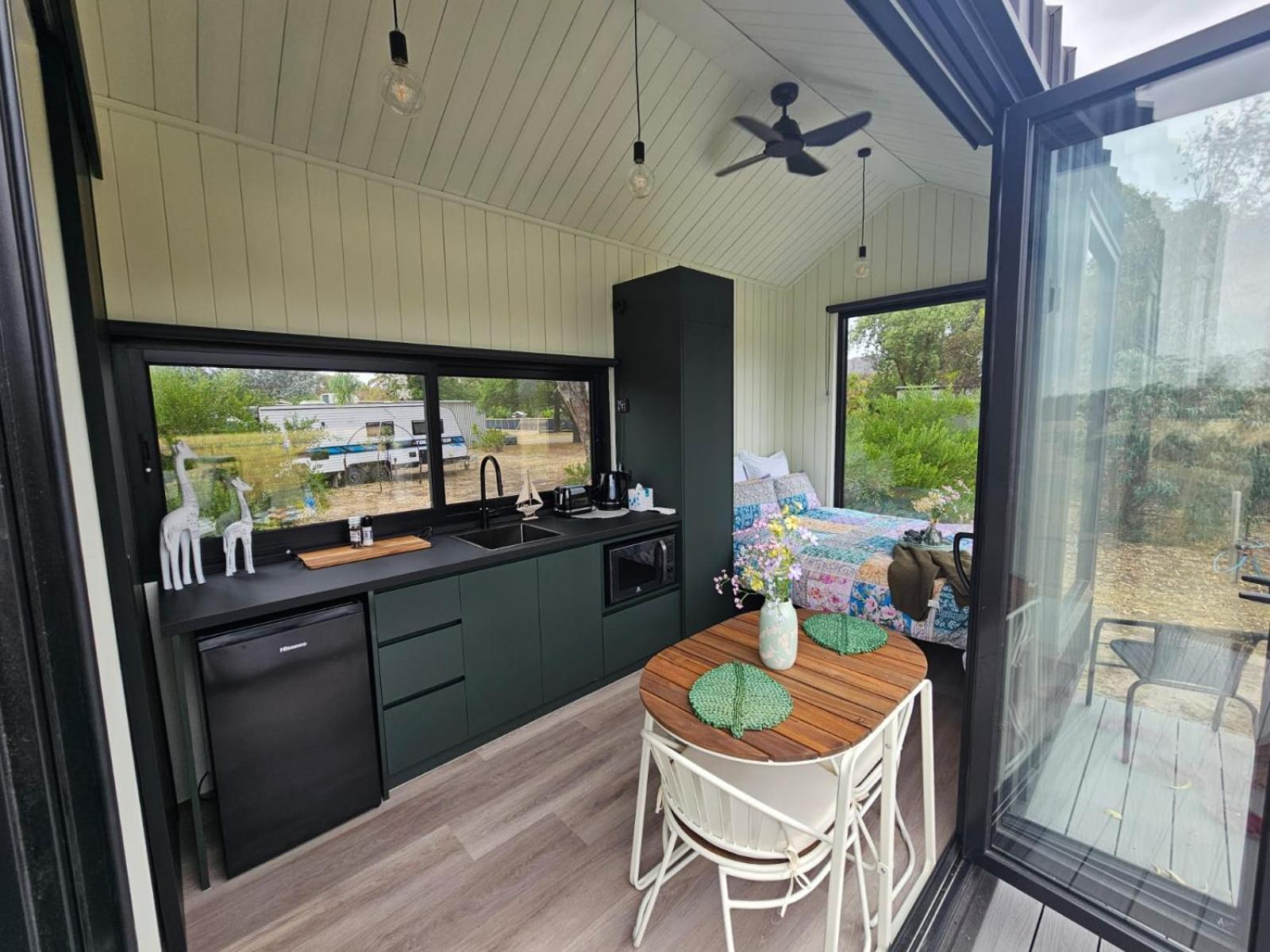 Halls Haven Holiday Units Halls Gap Exterior photo
